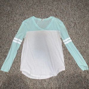 Women’s Long Sleeved Tee